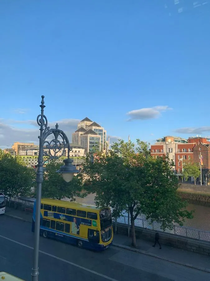 Idyllic City Suite Private Room Dublin